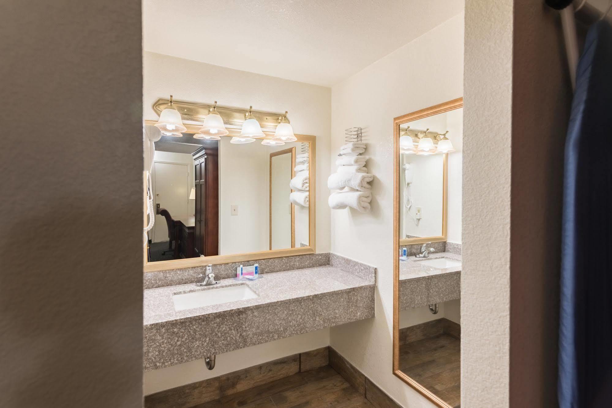 1St Interstate Inn Монтроз Экстерьер фото